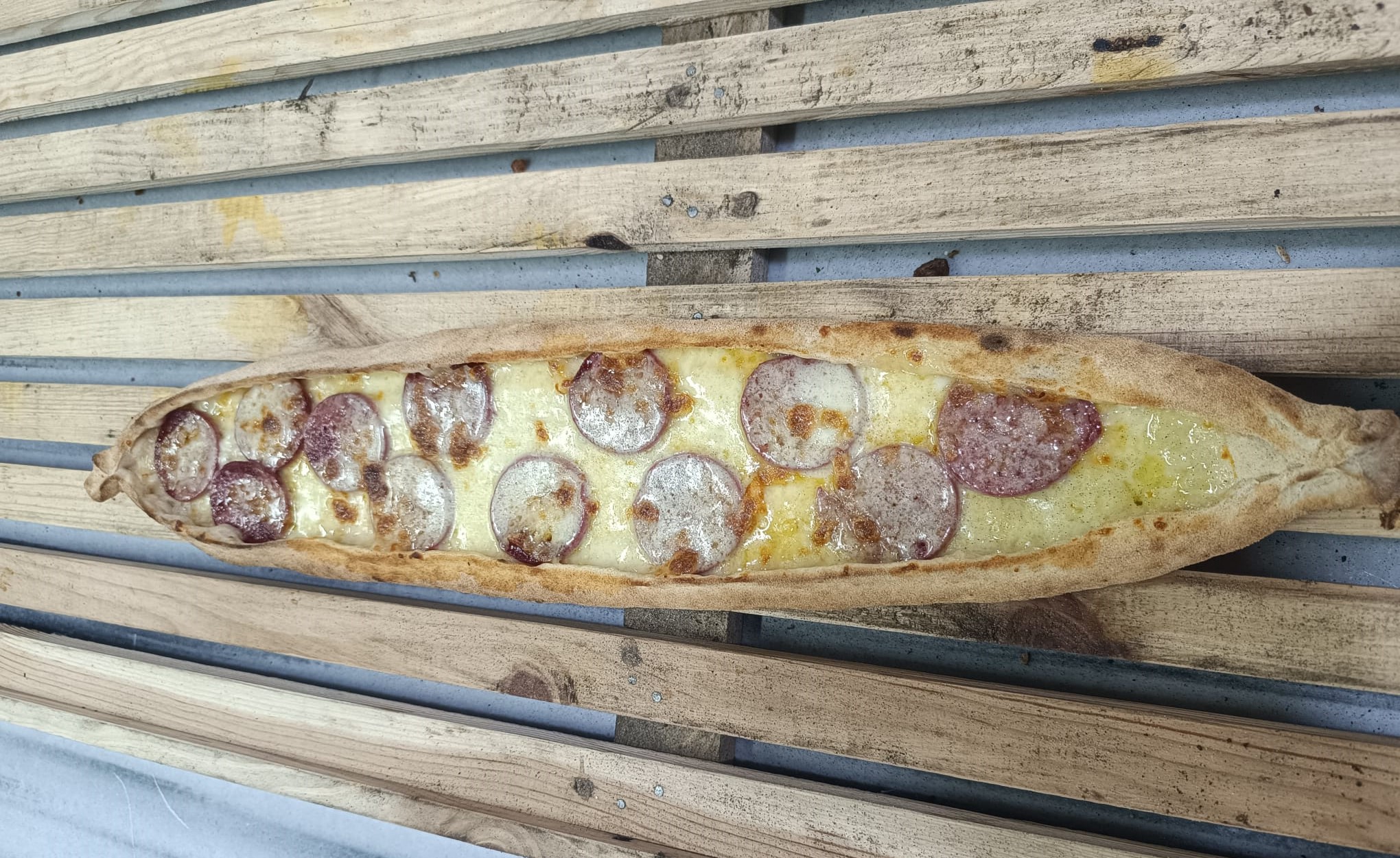 Kaşarlı Sucuklu Pide